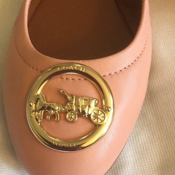 New Coach Flats in Pink Mauve W/ Gold Coach Logo - Picture 4 of 6